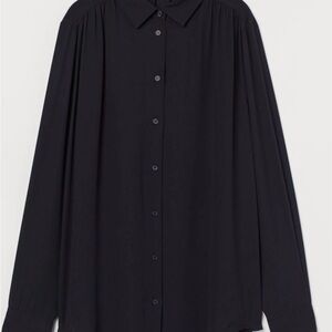 BLACK LONG-SLEEVED BLOUSE